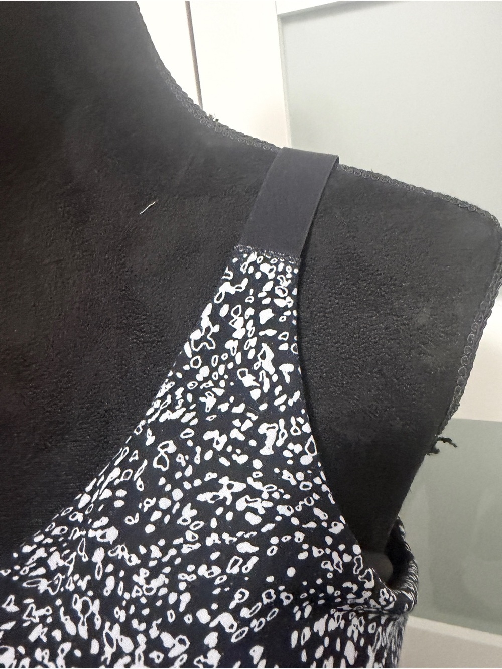 Lululemon In Alignment Bra Black - Picture 5 of 10